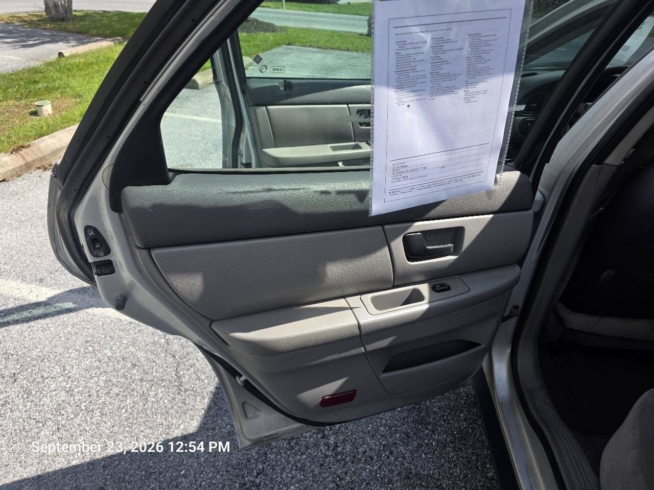 Used 2004 Ford Taurus SES FWD image 13