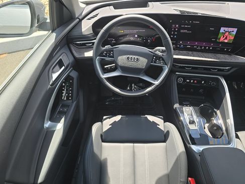 Used 2025 Audi Q5 Premium Plus AWD/4WD image 36