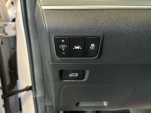 Used 2022 Kia K5 LXS image 17