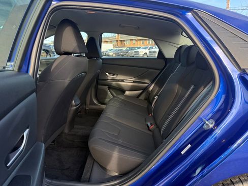 Used 2023 Hyundai Elantra SEL w/ Convenience Package image 22