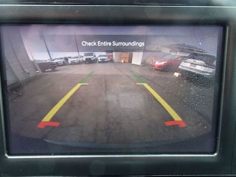 Used 2024 Chrysler Voyager LX image 18