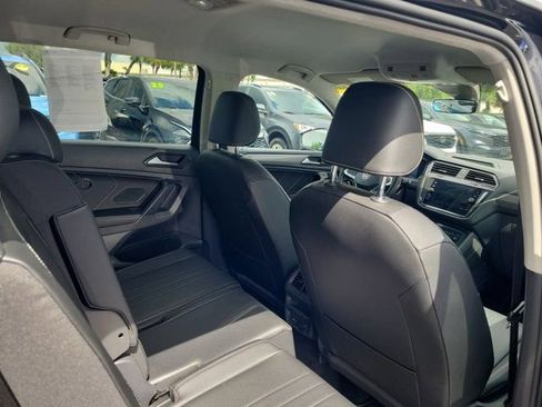 Certified 2023 Volkswagen Tiguan SE FWD image 8