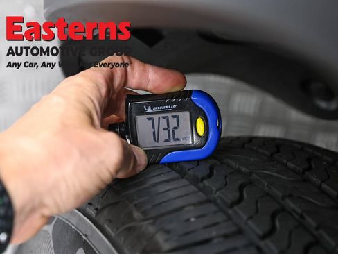 Used 2021 Toyota RAV4 XLE AWD/4WD image 29