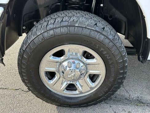 Used 2015 RAM 2500 Tradesman w/ Chrome Appearance Group image 11