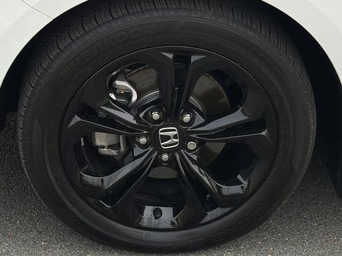 Used 2025 Honda Accord SE image 6