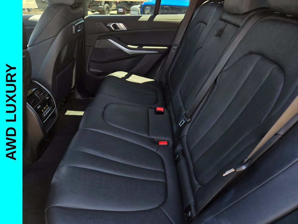 Used 2022 BMW X5 xDrive45e AWD/4WD image 12