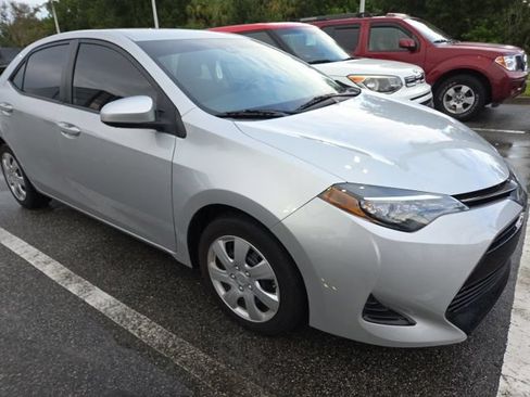 Used 2017 Toyota Corolla LE FWD image 1