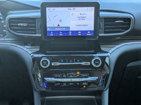 Used 2023 Ford Explorer Limited w/ Equipment Group 301A image 18