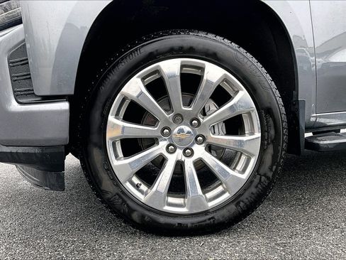 Used 2022 Chevrolet Silverado 1500 High Country w/ Technology Package image 4