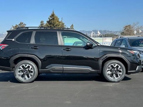 Used 2026 Subaru Forester Premium image 4