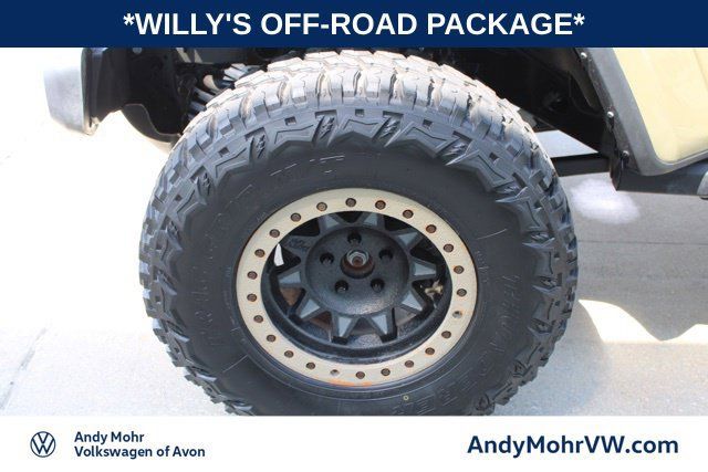 Used 2025 Jeep Gladiator Sport AWD/4WD image 11