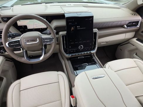 Used 2026 GMC Yukon XL Denali w/ Sun & Power Step Package image 8