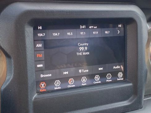 Used 2020 Jeep Wrangler Unlimited Sahara w/ Cold Weather Group image 17