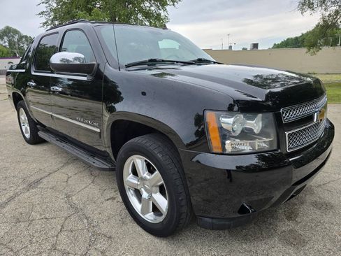 Used 2013 Chevrolet Avalanche LTZ AWD/4WD image 3