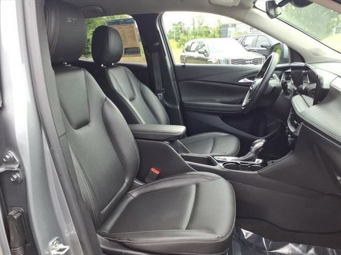Certified 2024 Buick Encore GX Sport Touring FWD image 27