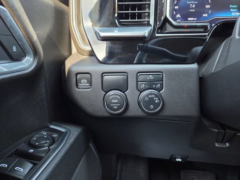Used 2025 Chevrolet Silverado 1500 LT w/ Texas Edition Plus RWD image 41
