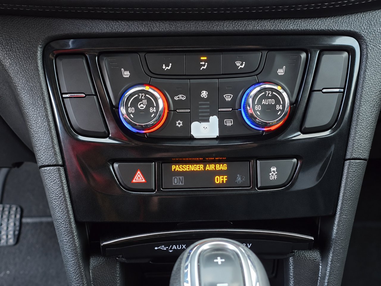 Certified 2017 Buick Encore Essence FWD image 17