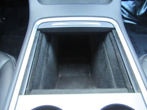 Used 2022 Tesla Model 3 Standard Range image 46