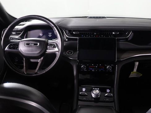 Used 2023 Jeep Grand Cherokee Overland w/ Advanced Protech Group III image 37