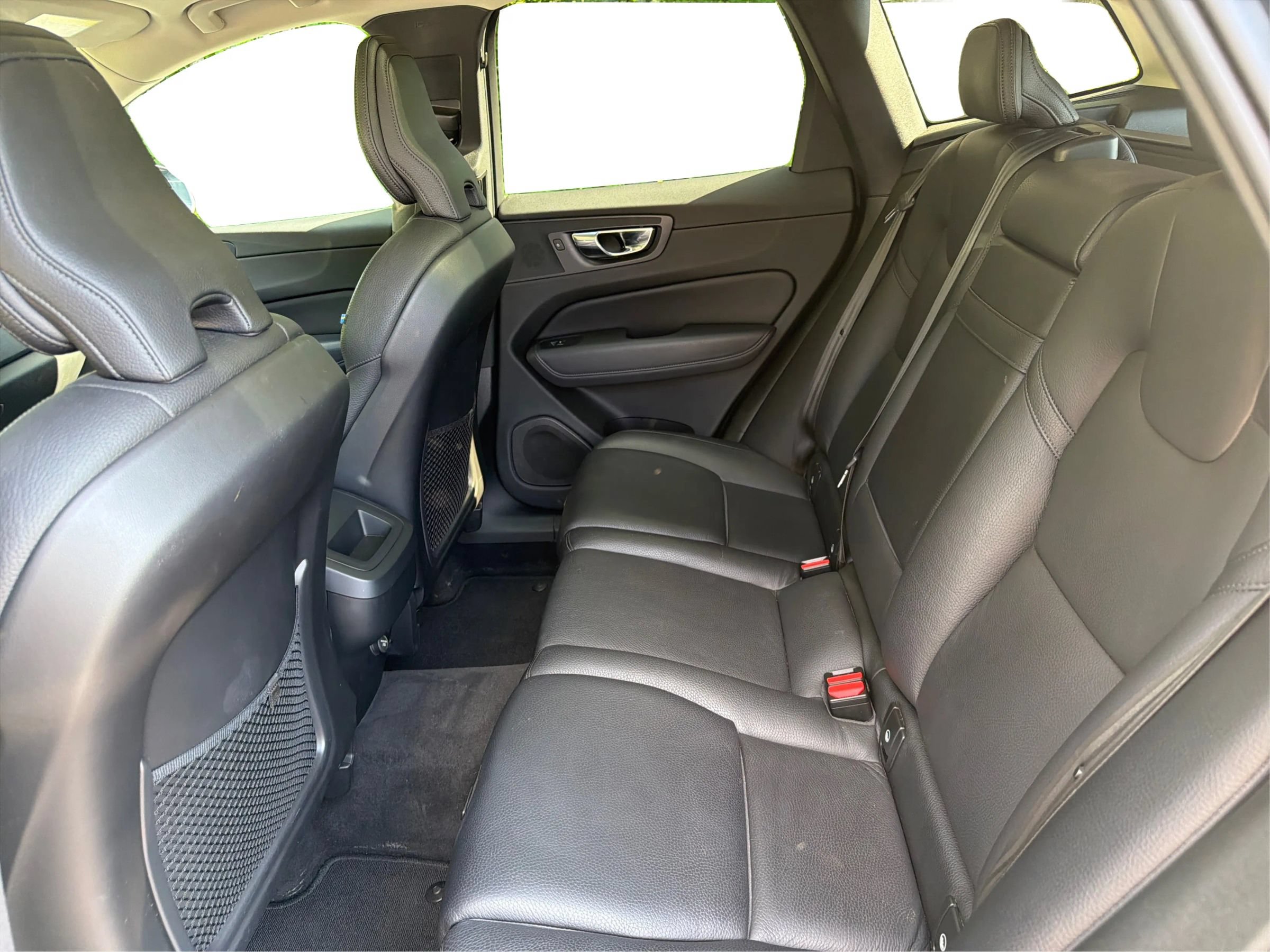 Used 2019 Volvo XC60 T6 Momentum w/ Premium Package AWD/4WD image 13