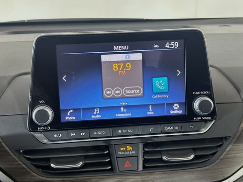 Used 2025 Nissan Altima 2.5 SV image 21