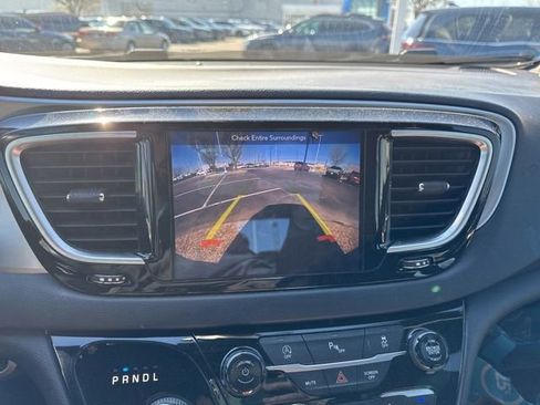 Used 2018 Chrysler Pacifica Touring Plus w/ S Appearance Package image 22