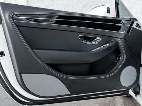 Certified 2022 Bentley Continental GT AWD/4WD image 24