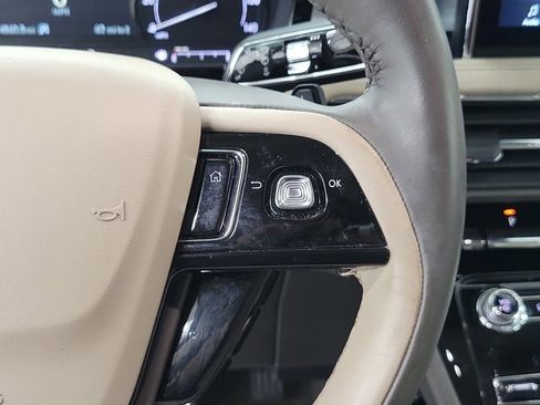 Used 2021 Lincoln Corsair Standard image 26