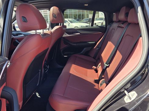 Used 2025 BMW X4 xDrive30i image 11