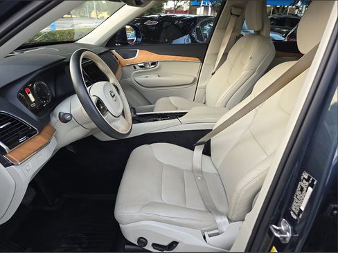 Used 2021 Volvo XC90 T6 Momentum w/ Advanced Package AWD/4WD image 5