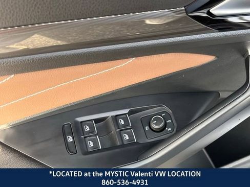 Certified 2025 Volkswagen Jetta SEL image 33