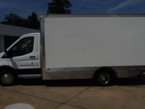 Used 2019 Ford Transit 350 156 DRW RWD image 4