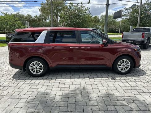 Used 2024 Kia Carnival LX FWD image 20