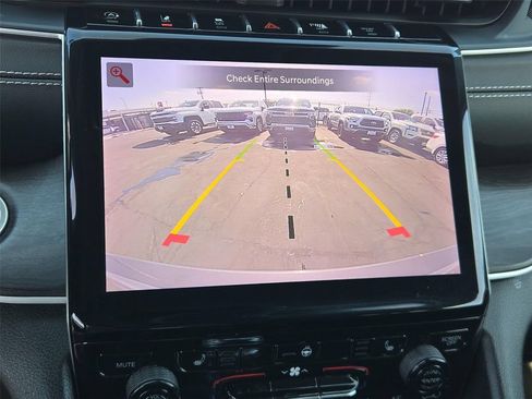 Used 2023 Jeep Grand Cherokee Limited RWD image 7