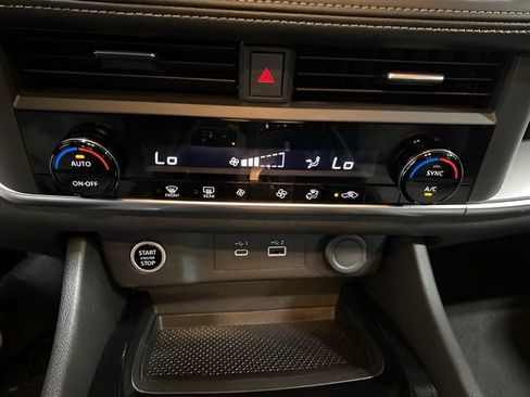 Certified 2023 Nissan Rogue SV AWD/4WD image 19