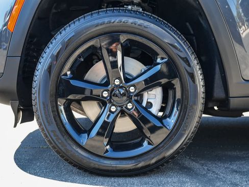 New 2025 Jeep Grand Cherokee L Limited w/ Luxury Tech Group II image 9