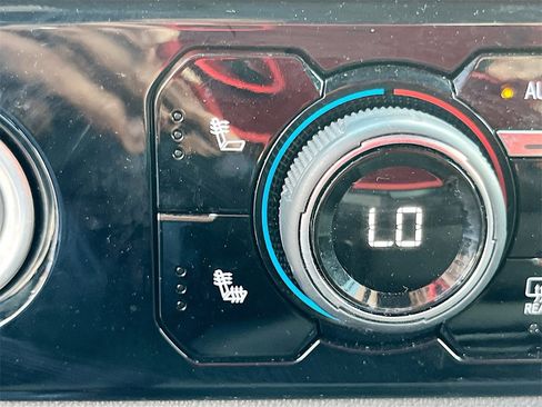 Used 2024 Chevrolet Silverado 1500 LT image 20