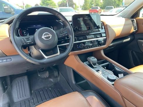Used 2024 Nissan Pathfinder Platinum w/ Cargo Package AWD/4WD image 13