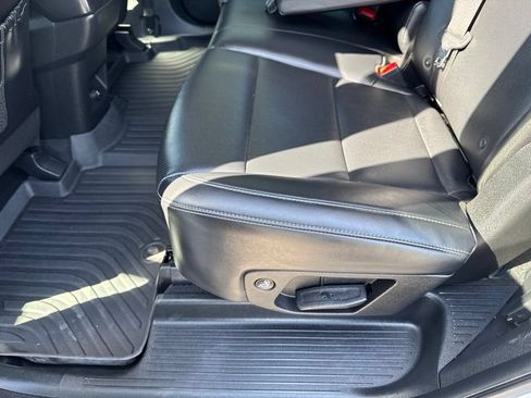 Used 2023 Kia Telluride LX FWD image 34