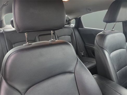 Used 2018 Chevrolet Malibu LT w/ Leather Package image 36