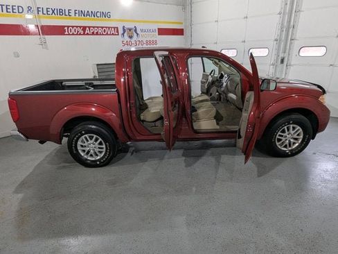 Used 2015 Nissan Frontier SV w/ SV Value Truck Package image 16