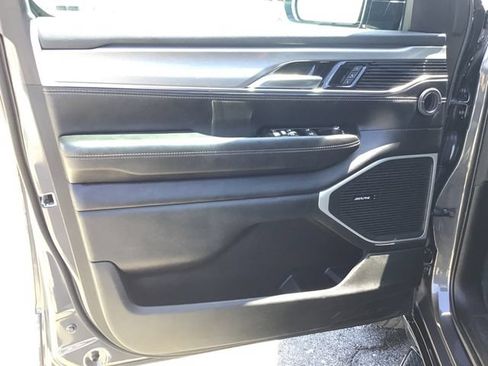 Used 2024 Jeep Wagoneer Series II AWD/4WD image 10