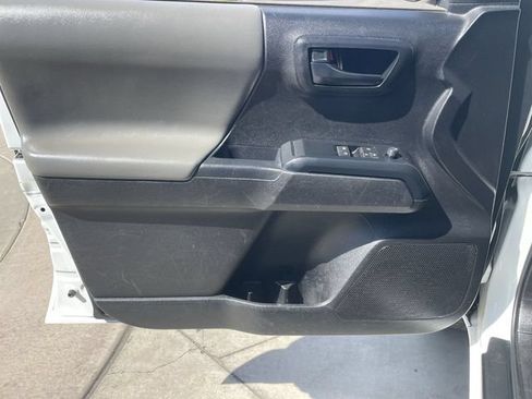 Used 2022 Toyota Tacoma SR AWD/4WD image 19