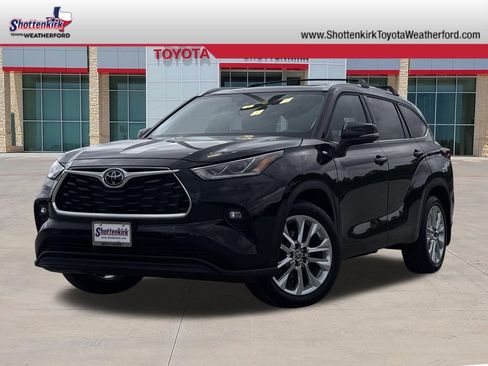 Used 2023 Toyota Highlander Limited AWD/4WD image 1