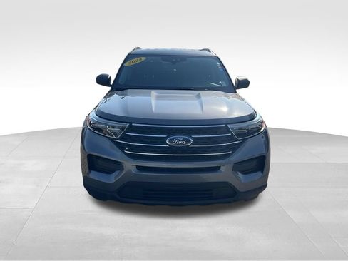 Used 2024 Ford Explorer XLT AWD/4WD image 10