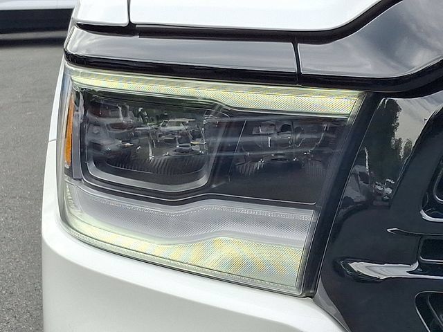 Used 2024 RAM 1500 Laramie AWD/4WD image 9