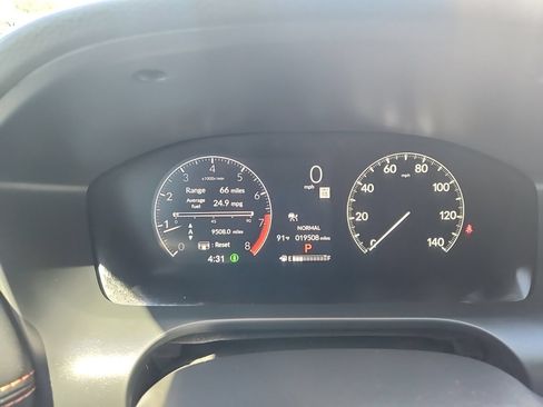 Used 2025 Honda HR-V Sport image 17