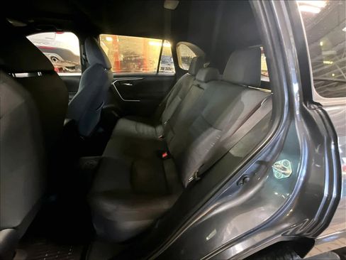 Used 2023 Toyota RAV4 SE image 15