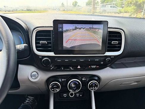 Used 2026 Hyundai Venue SEL FWD image 7