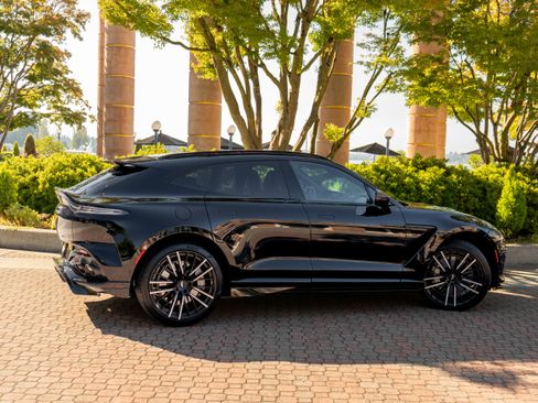 Used 2025 Aston Martin DBX 707 image 59